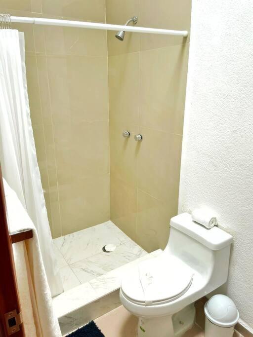 Casa De 2 Recs En Condominio Tranquilo Con Piscina Cancún